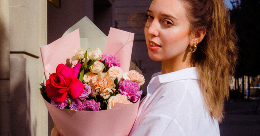 Elegant and Modern Arrangements for Women’s Day