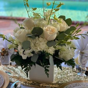 Elegant Centerpiece White